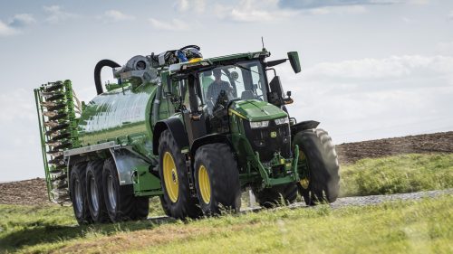 John Deere 7R 330 sets fuel record