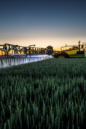 John Deere R975i sprayer