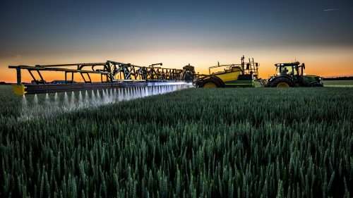 John Deere R975i sprayer