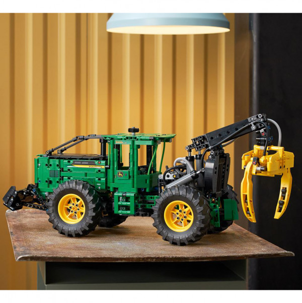 LEGO® Technic John Deere 948L-II Skidder