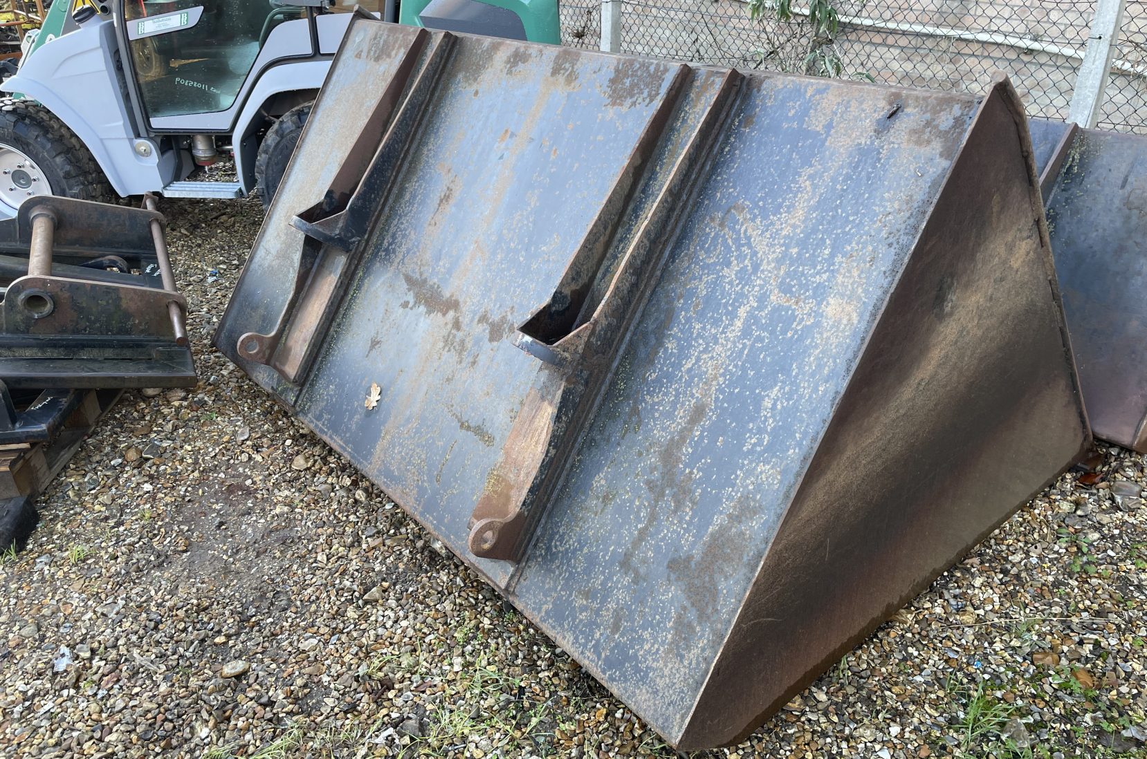 GRAIN BUCKET Ben Burgess