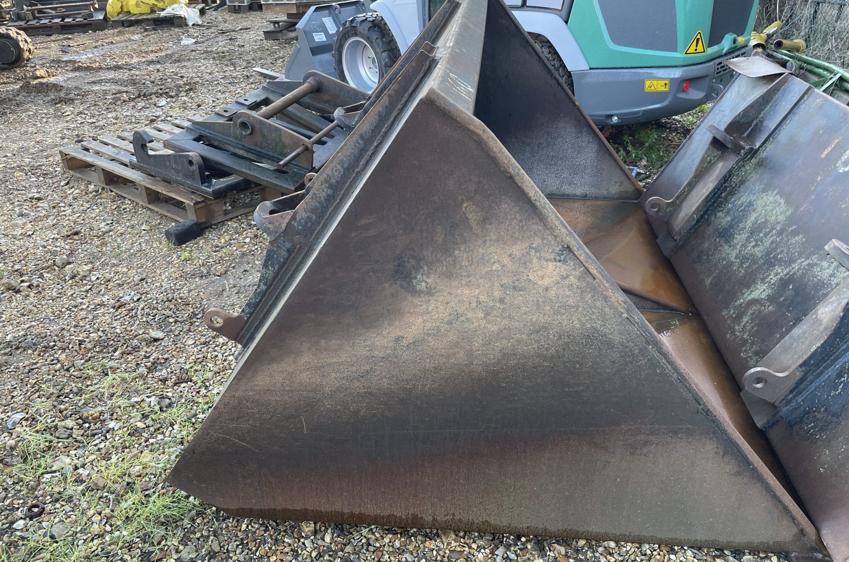 GRAIN BUCKET Ben Burgess