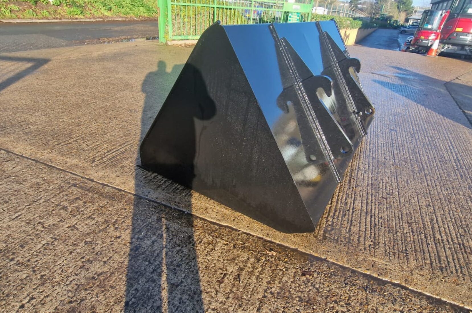 2.0M3 BUCKET - Ben Burgess