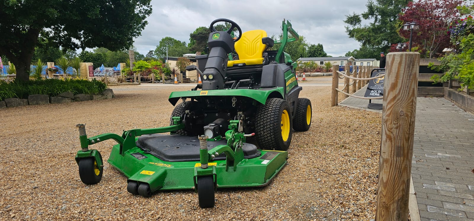 John Deere 1570 62D TERRAINCUT WITH DECK for sale