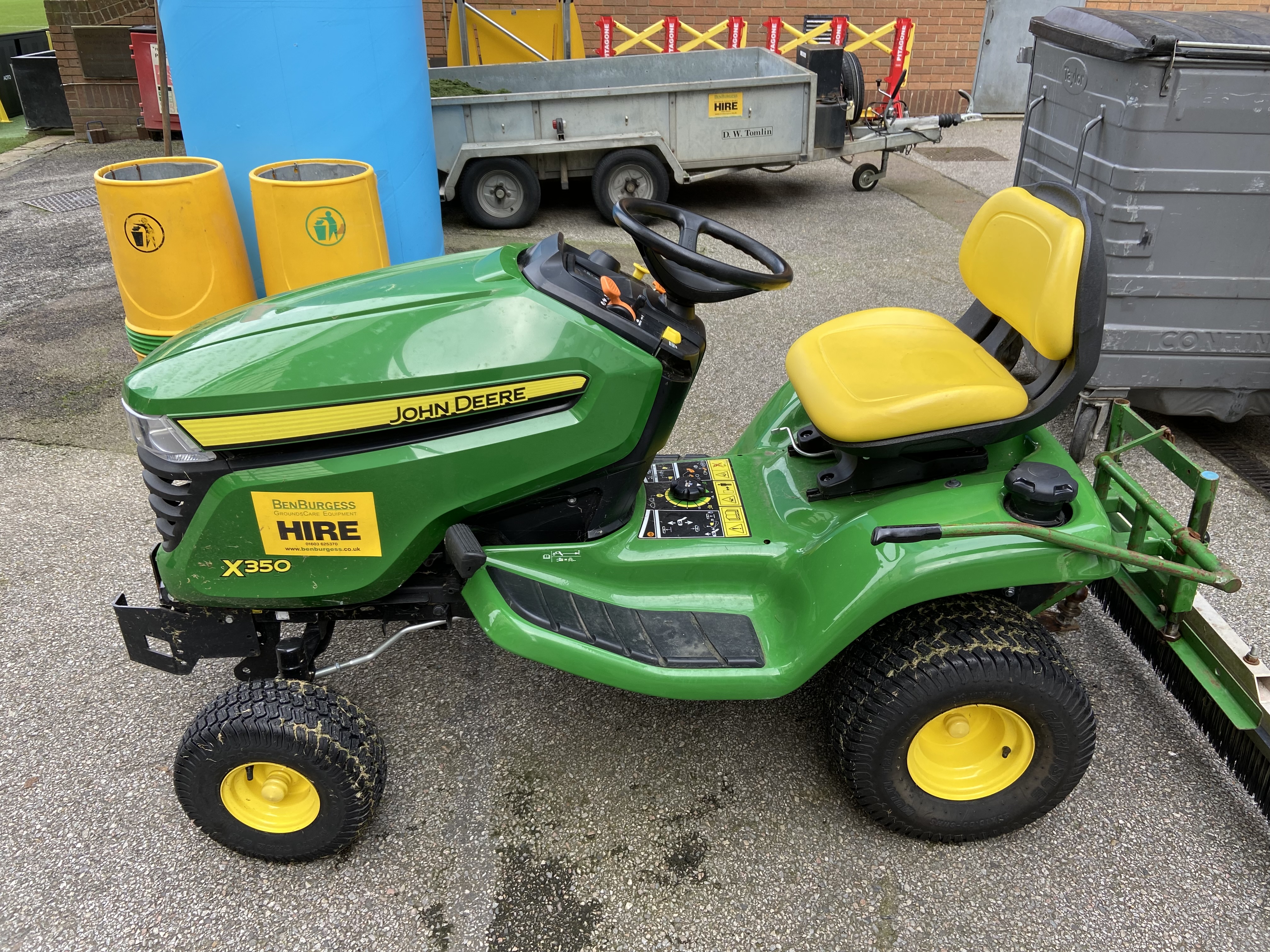 John Deere X350/LESS RIDE-ON MOWER for sale