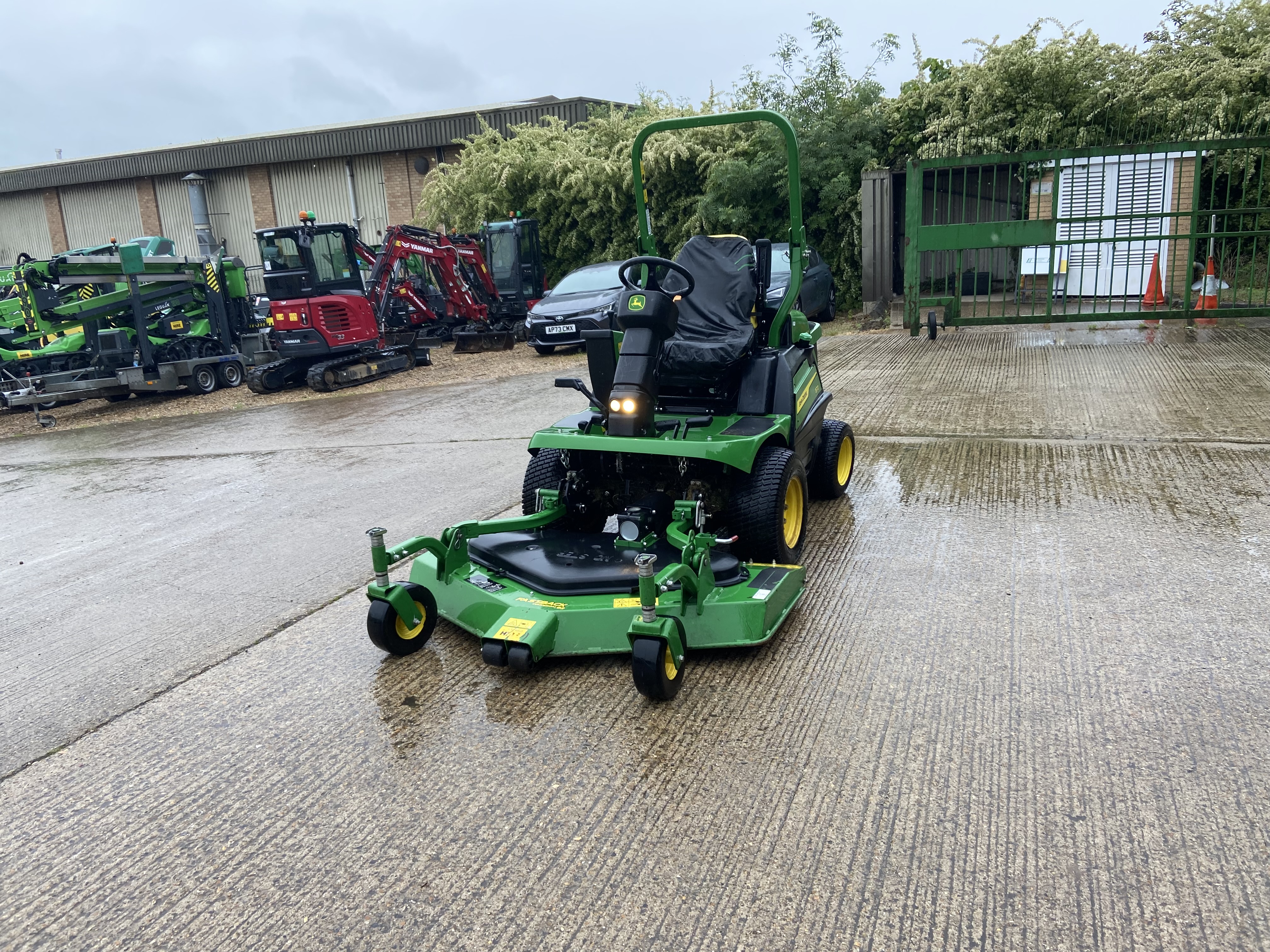 John Deere 1570 + 62 TERRAINCUT for sale