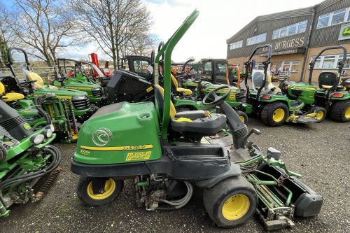 2500B GREENS TRIPLEX MOWER Ben Burgess