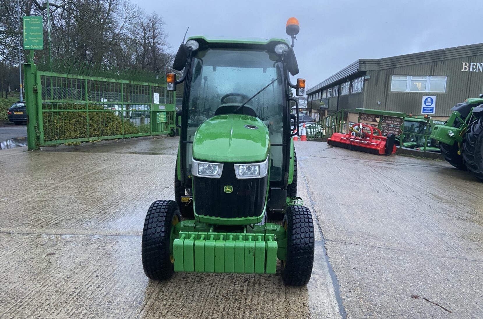 3046R CAB COMPACT TRACTOR - Ben Burgess