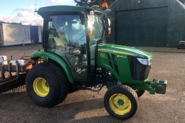 3046R CAB COMPACT TRACTOR - Ben Burgess