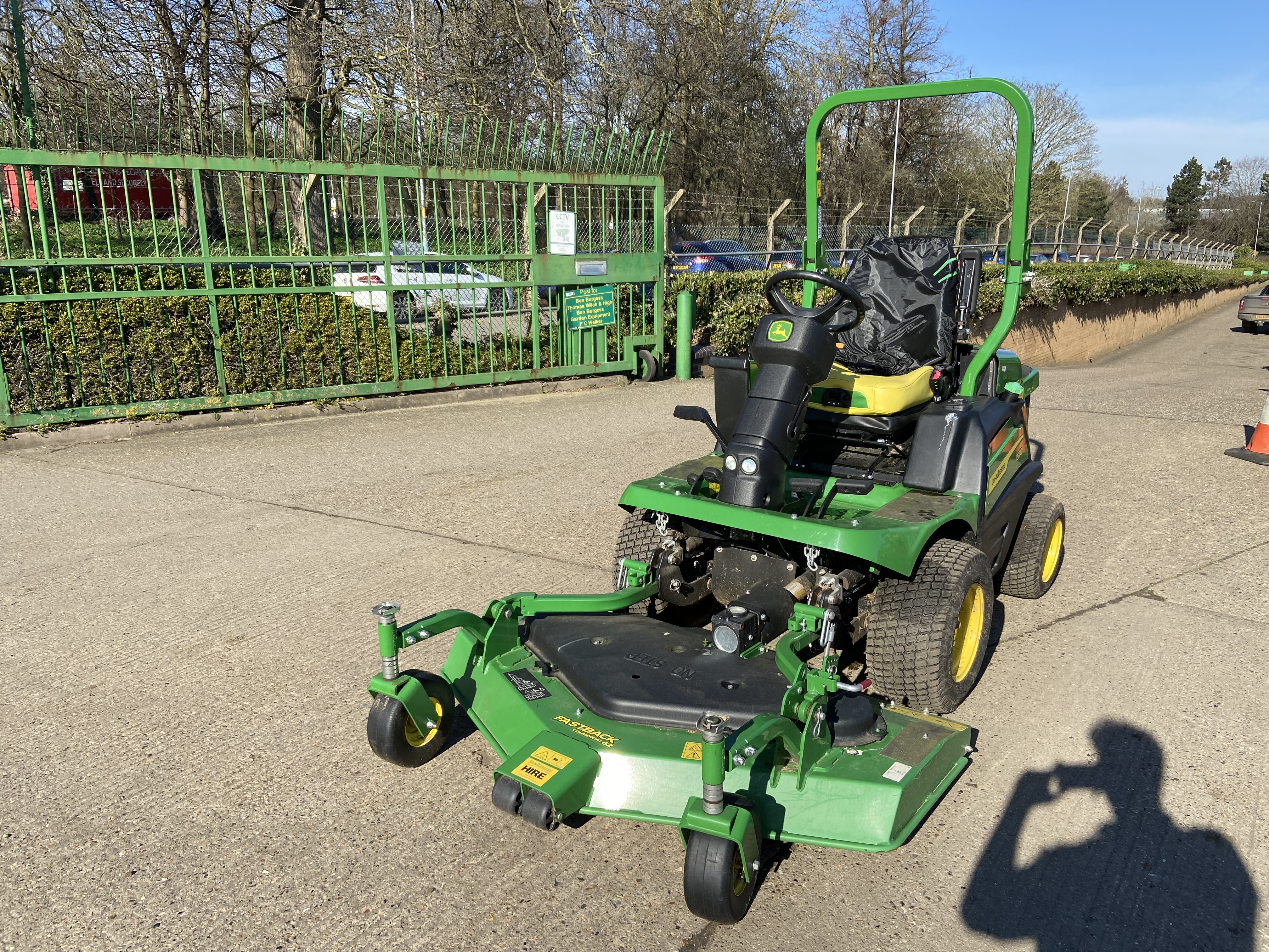 John Deere 1570 62RD TERRAINCUT WITH DECK for sale