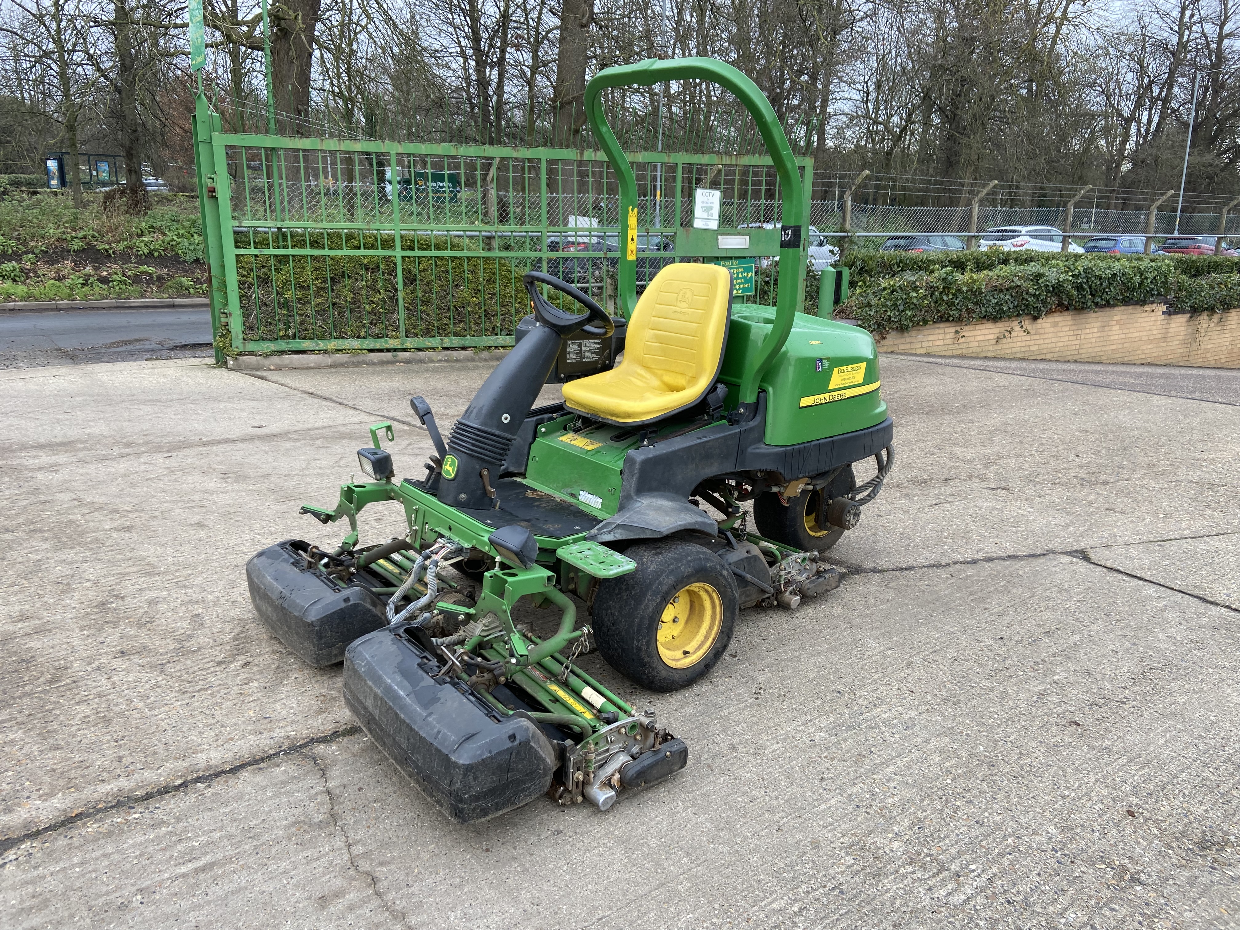 John Deere 2500EH TRIPLE MOWER for sale