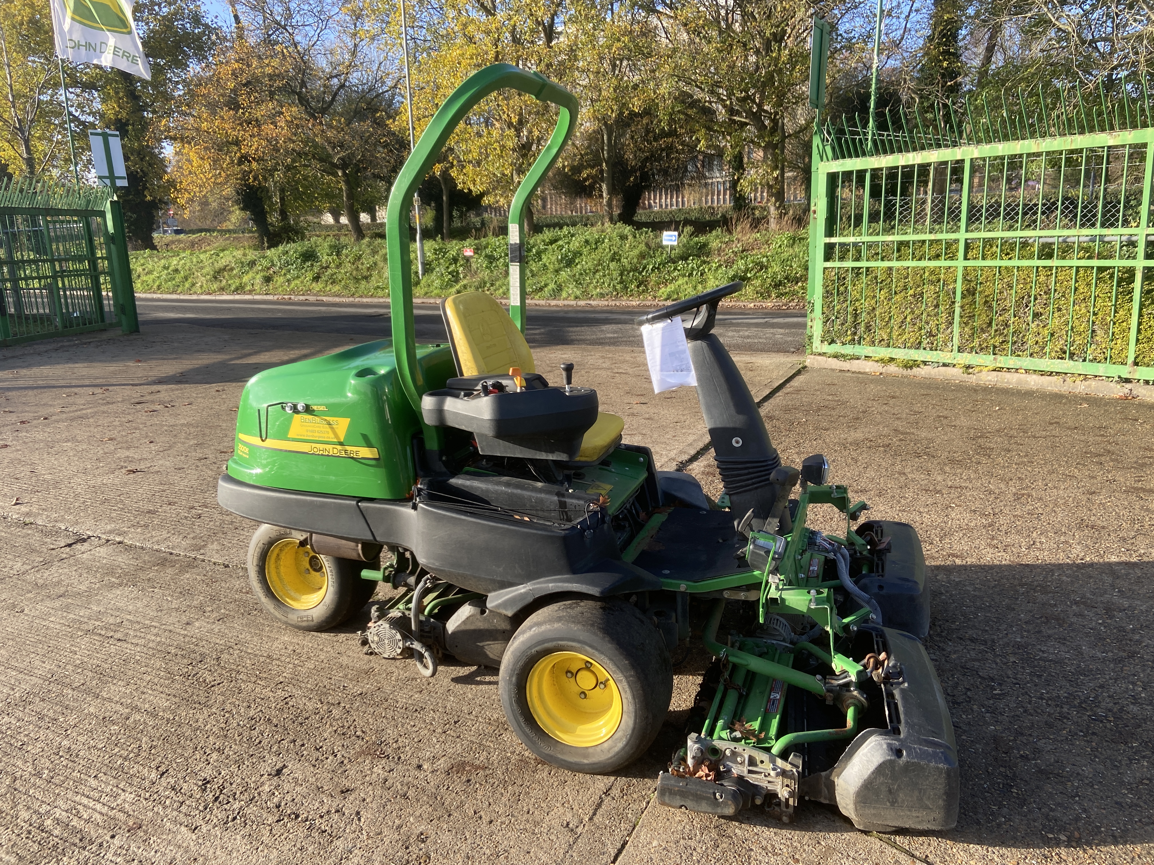 John Deere 2500EH TRIPLE MOWER for sale
