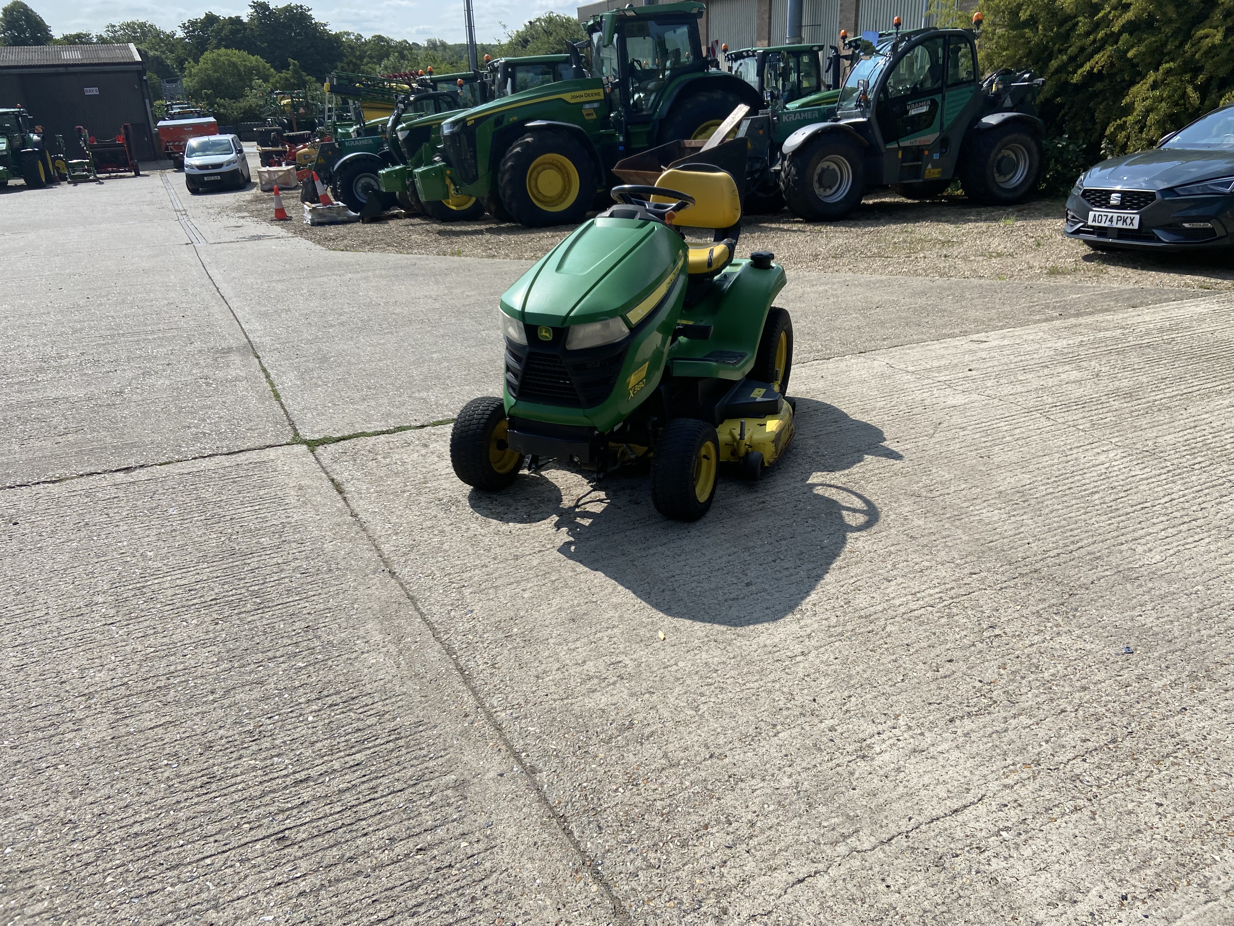 John Deere X380 48