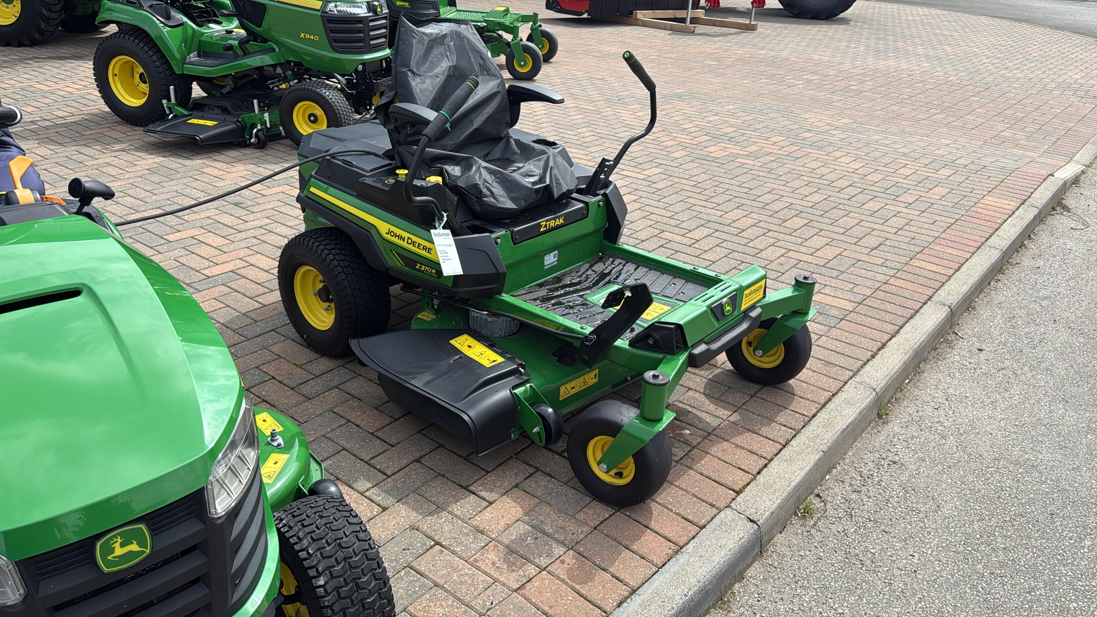 John Deere Z370R + 42 ELECTRIC ZTRAK for sale