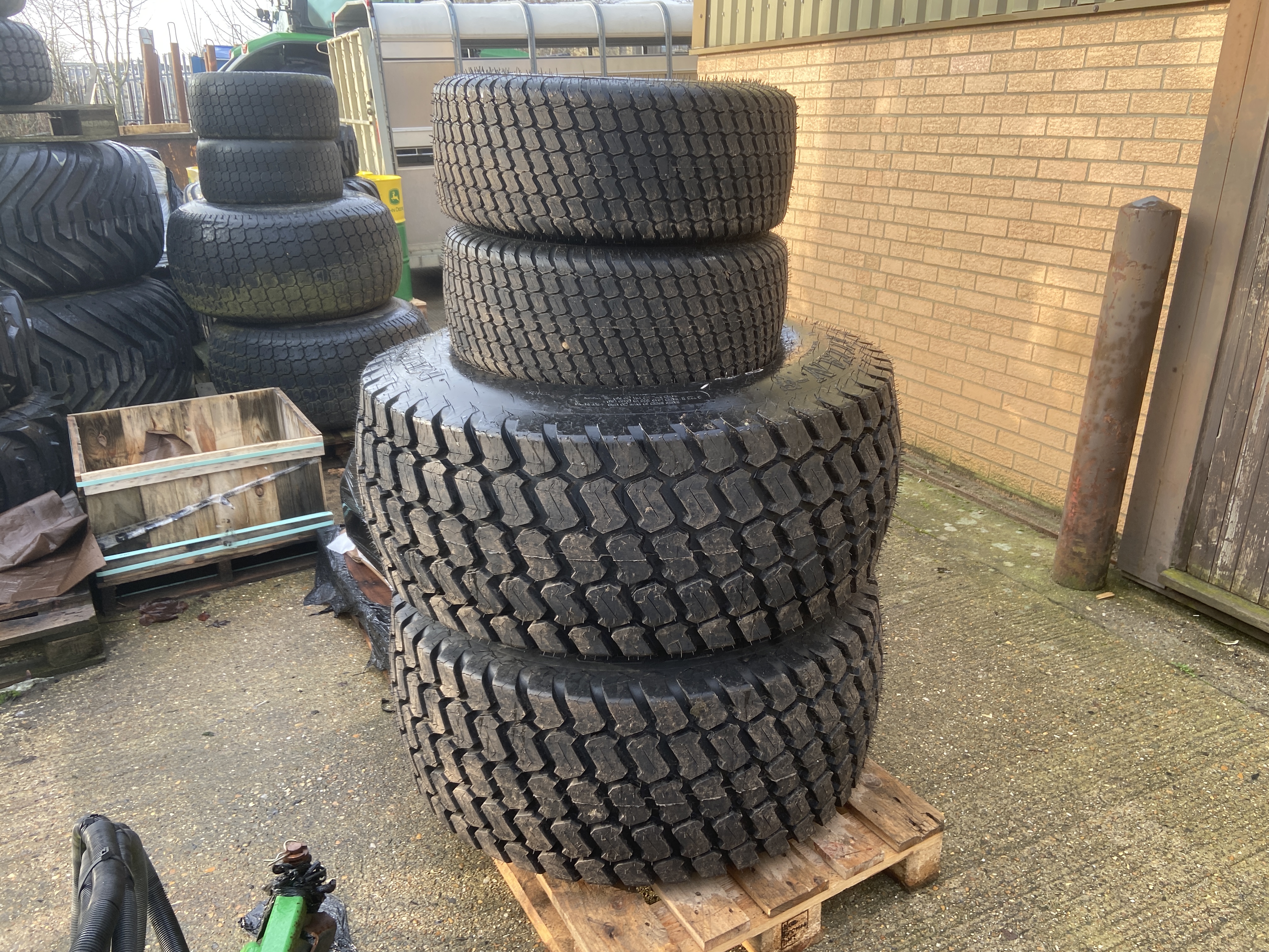 John Deere WHEELS WHEELS/TYRES TURF for sale