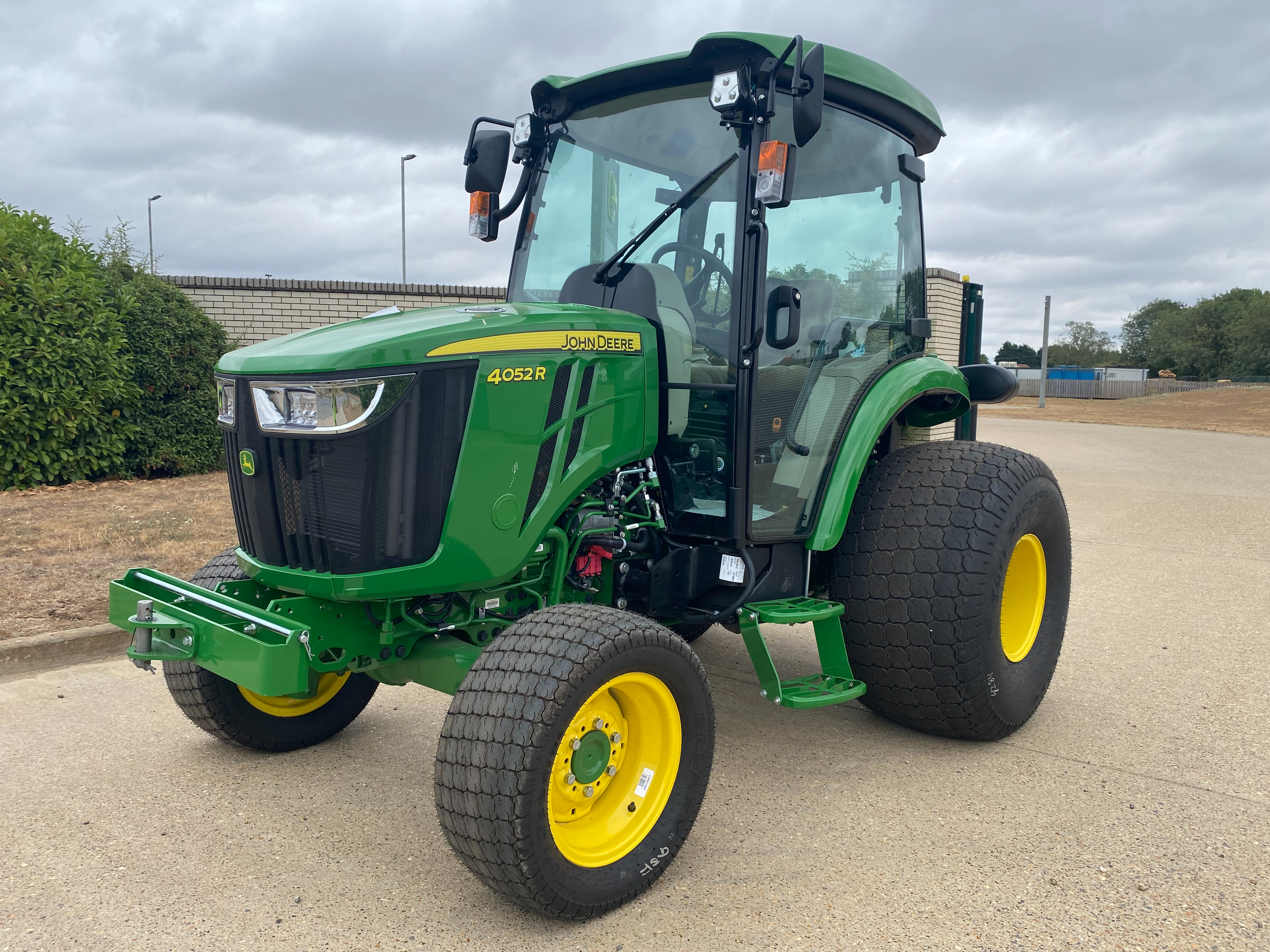 John Deere 4052R COMPACT TRACTOR for sale