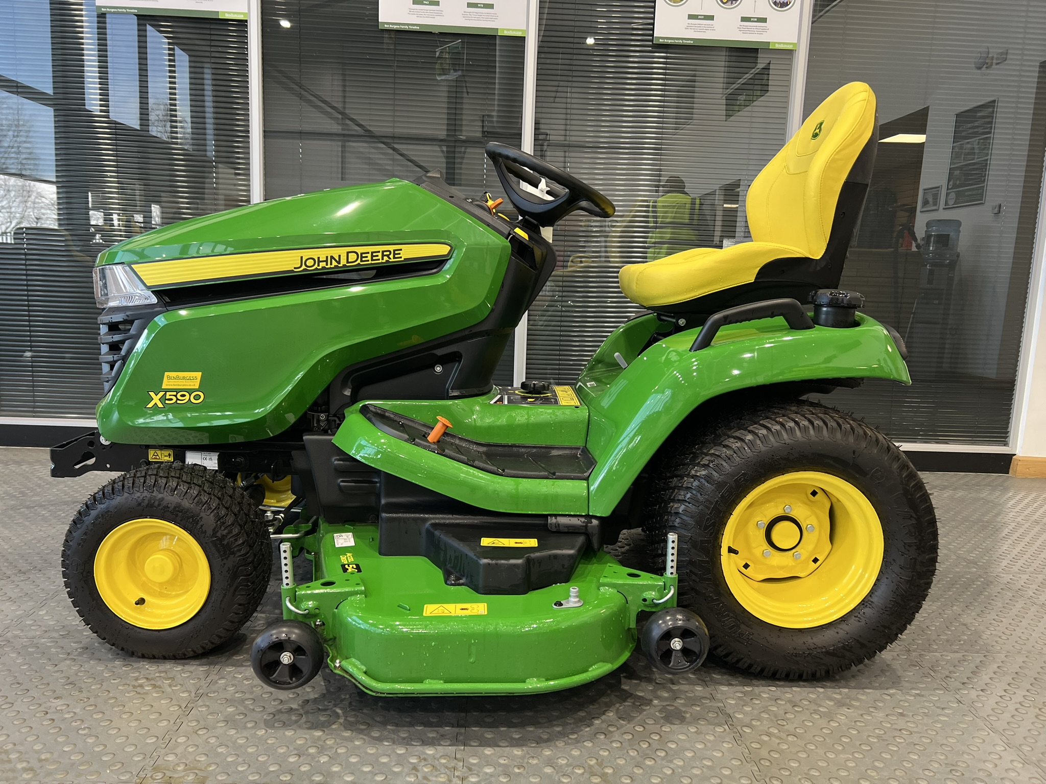 John Deere X590 RIDE-ON MOWER for sale