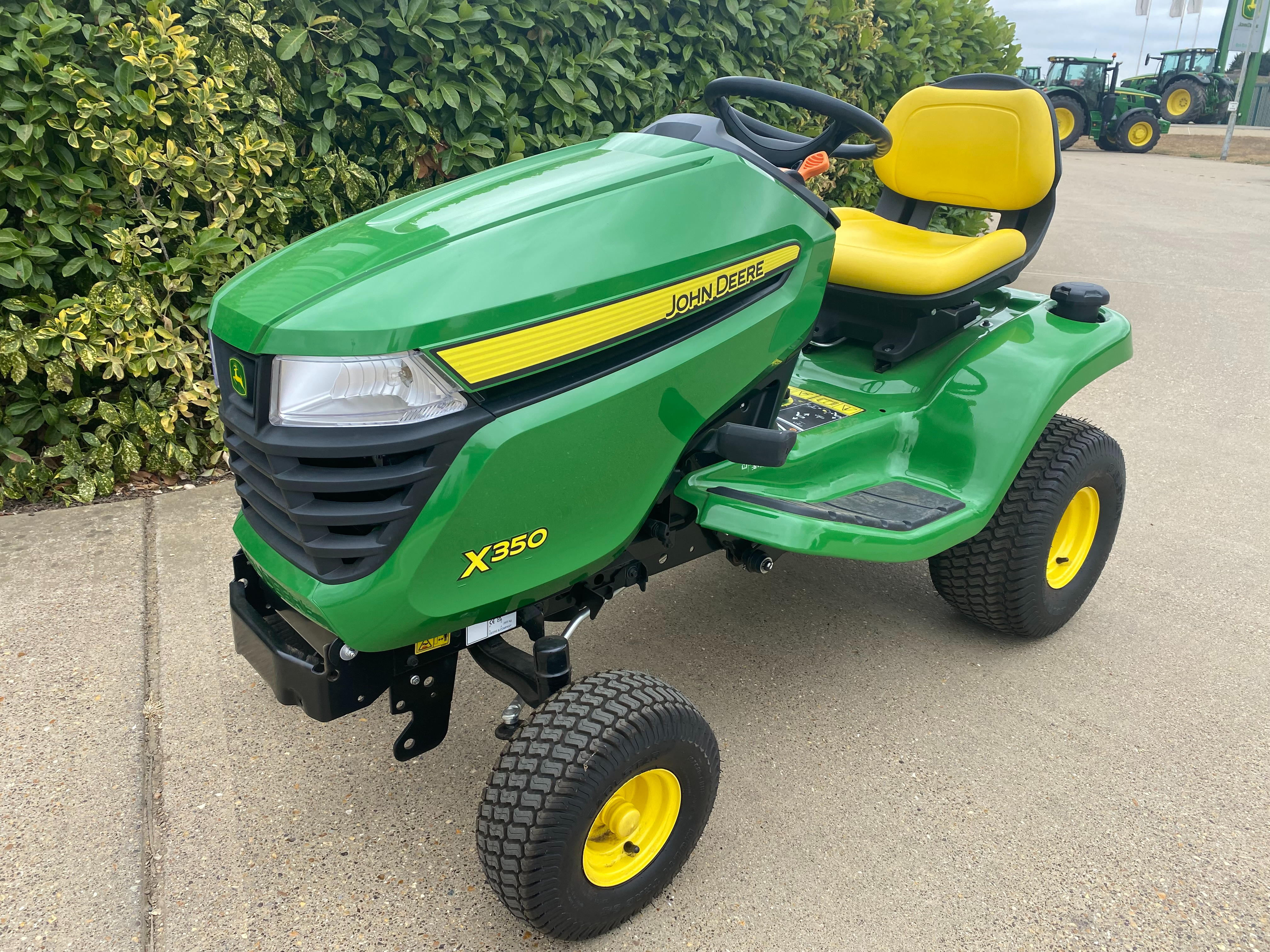 John Deere X350/LESS RIDE-ON MOWER for sale