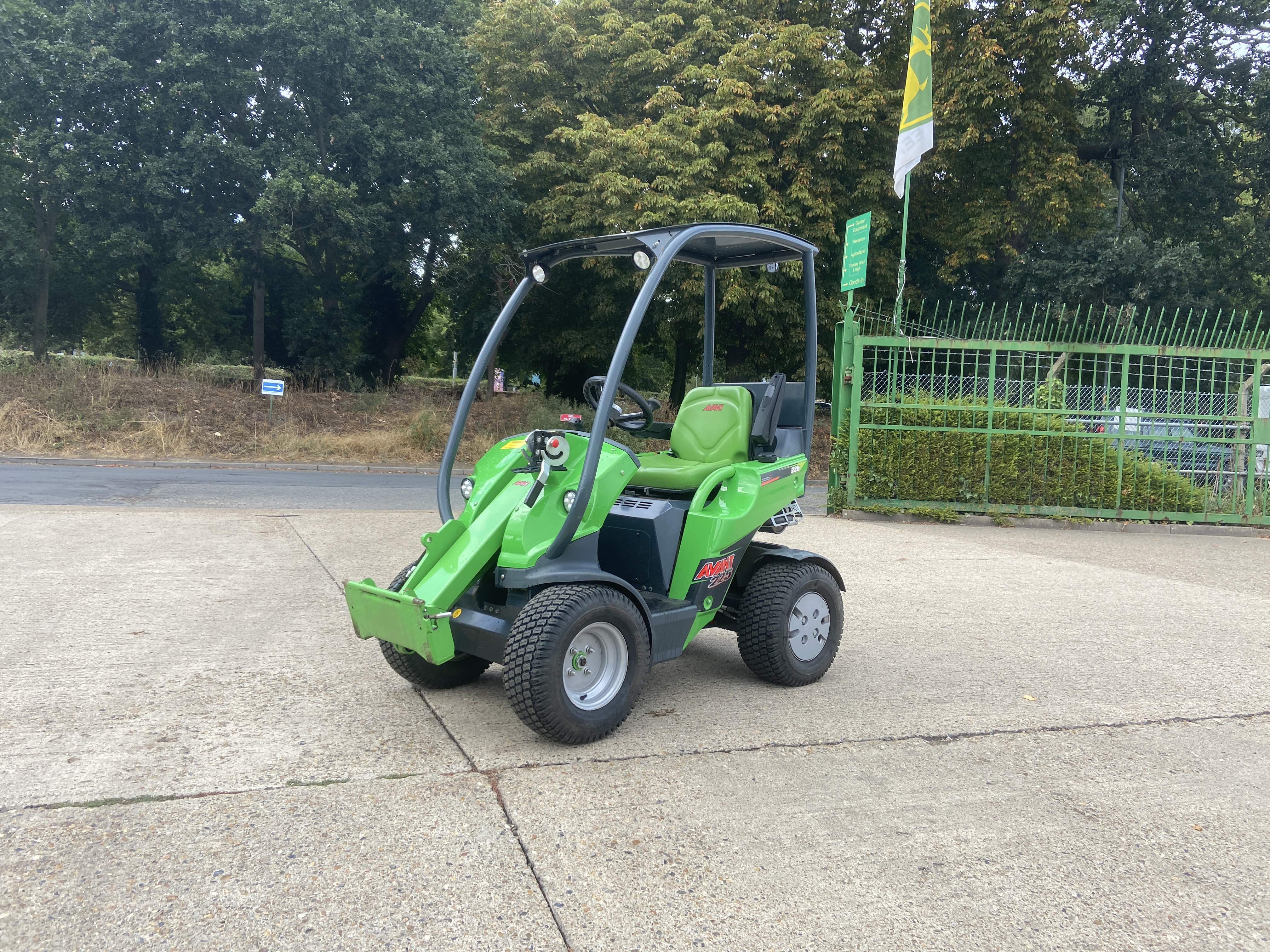 Avant AVANT 225 COMPACT LOADER for sale
