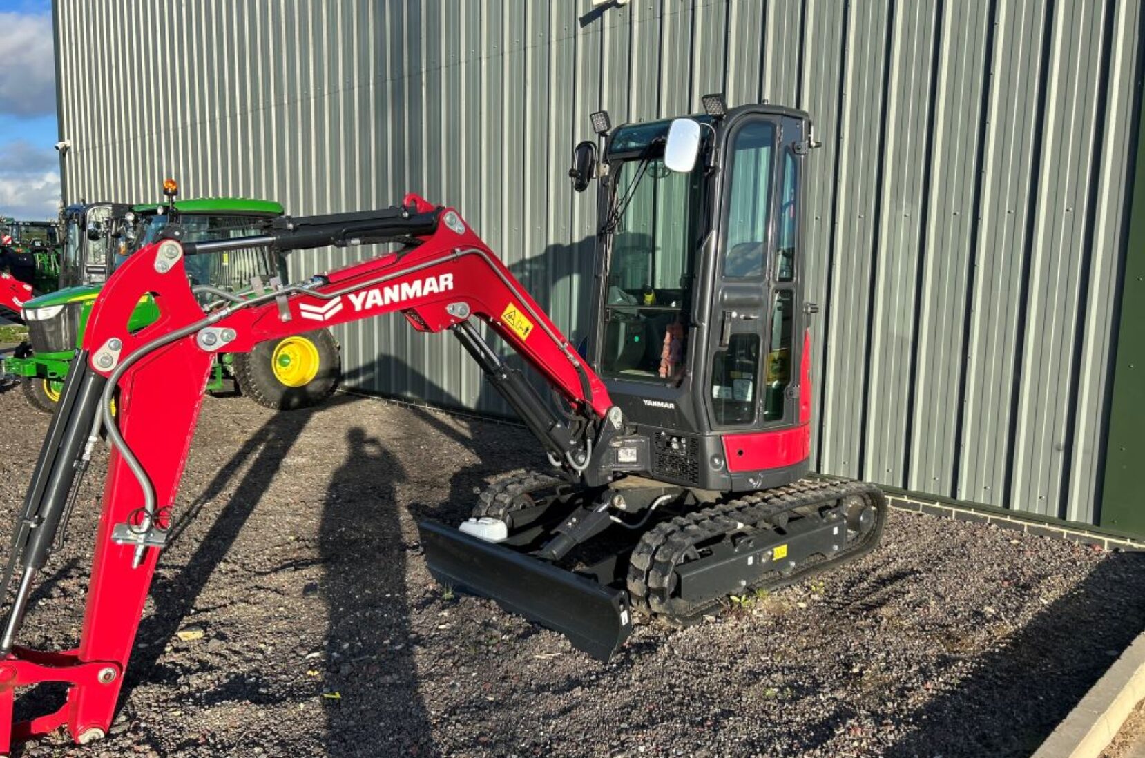 VIO26-6 MINI EXCAVATOR - Ben Burgess