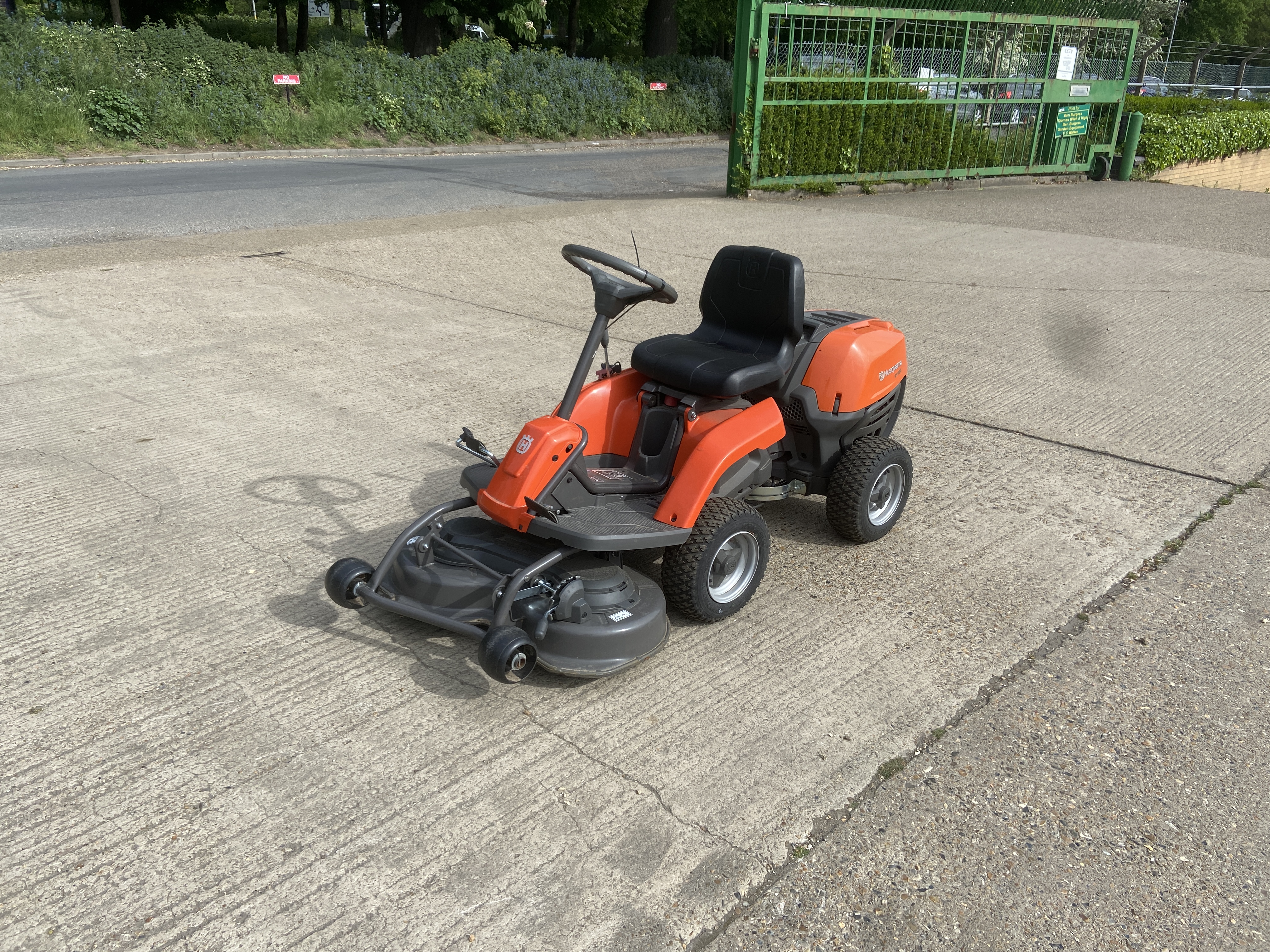 Husqvarna R112C C/W 85CM BIOCLI DECK for sale