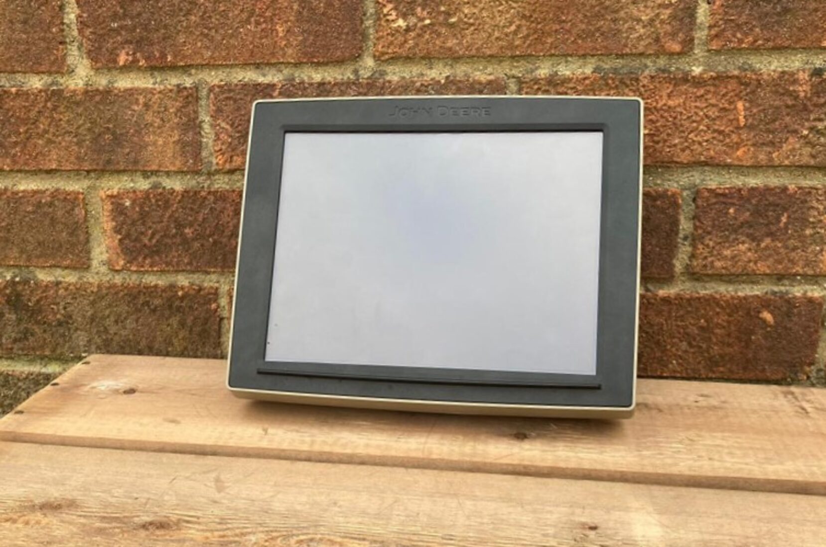 EXTENDED MONITOR Ben Burgess